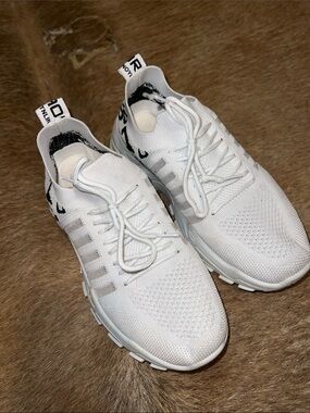Men's White Knit Slip-On Sneakers with Pull Tab